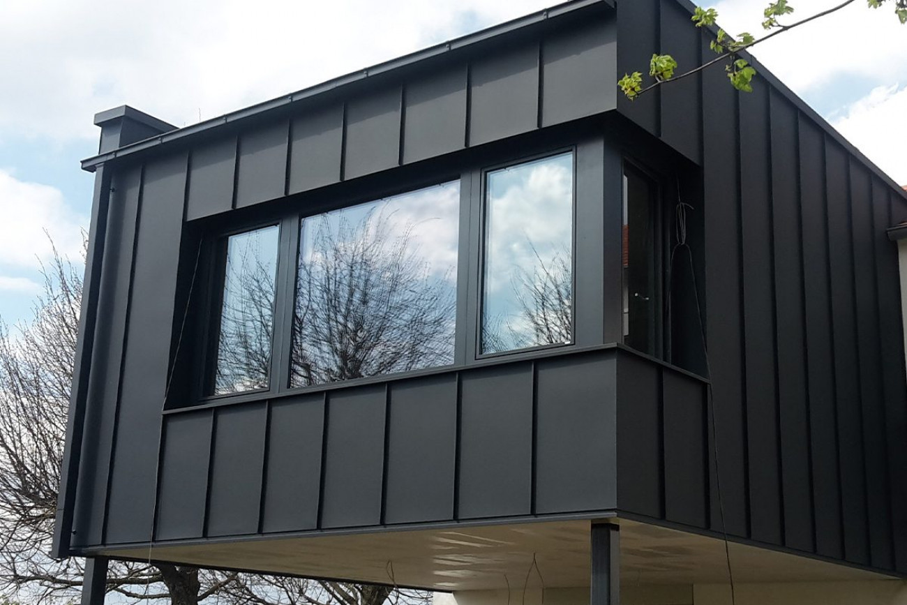 Tyroller Spenglerei-Metallbau | Projekt 01 | Kubus Anbau im Weilachtal