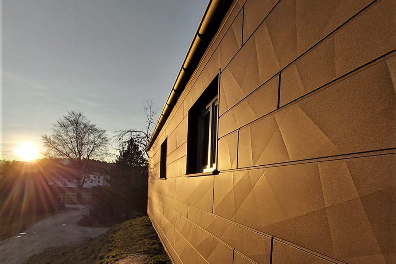 Tyroller Spenglerei-Metallbau | Projekt 04 | NEUE FASSADE AM SCHMIEDBERG 01